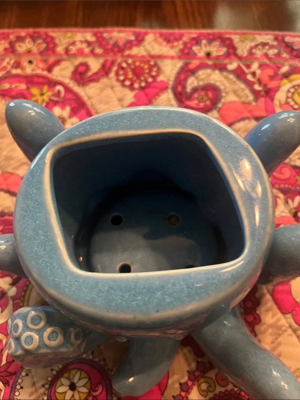 Ceramic Octopus soap holder gently used sellling as it